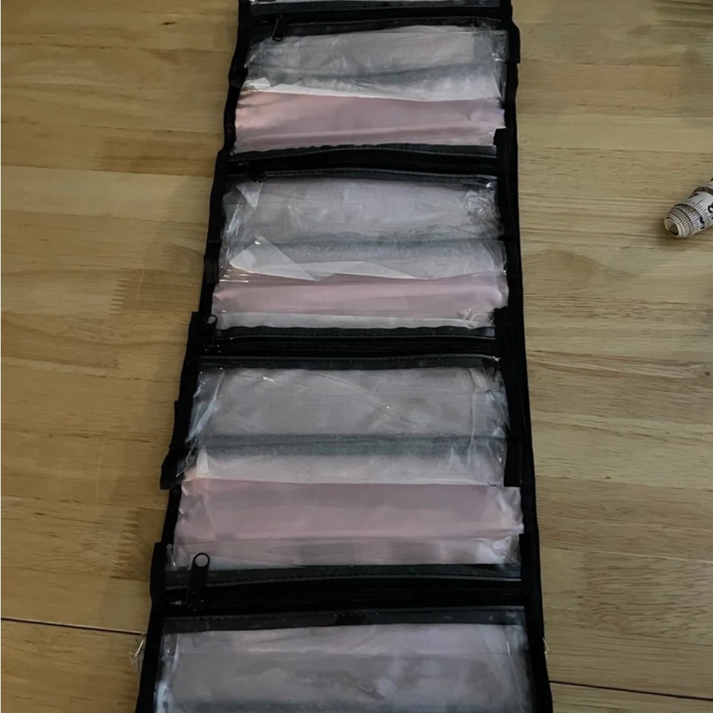 NEW MARY KAY TRAVEL MAKEUP BAG